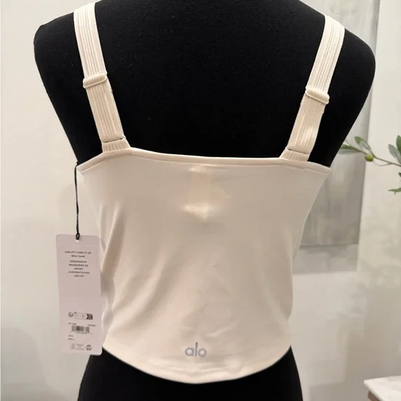 ***SOLD*** NWT ALO Yoga Airlift Turn It Up Bra Tank in Ivory Cream L - Picture 4 of 13